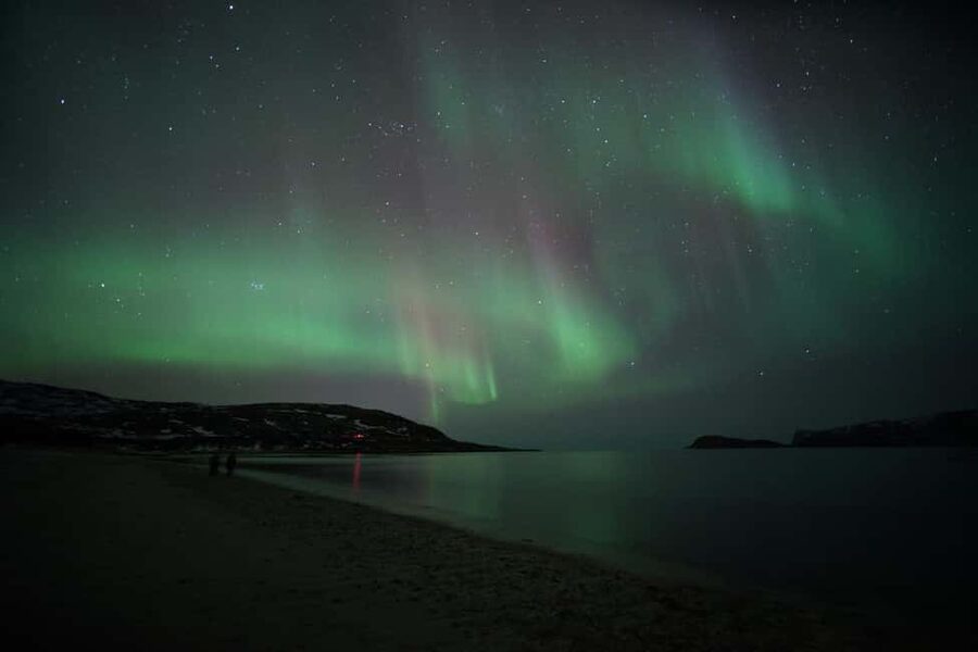 From Tromsø: Aurora Bus Tour with Snacks, Photos, and Drinks - A heated, toilet-equipped aurora bus chase from Tromsø
