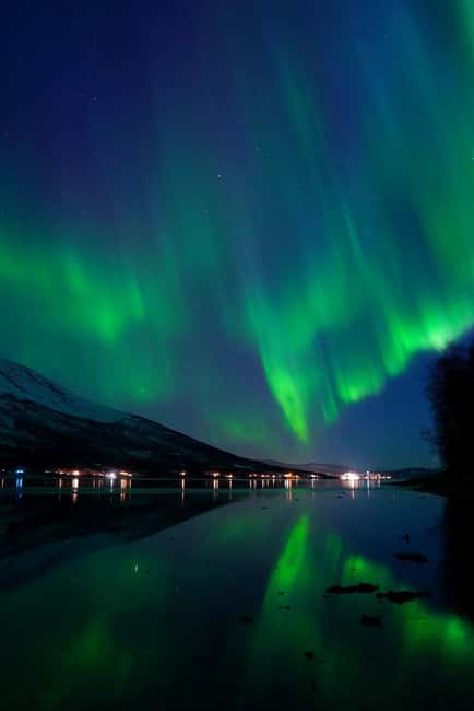 From Tromsø: Aurora Bus Tour with Snacks, Photos, and Drinks - Where you start, and how the night flows