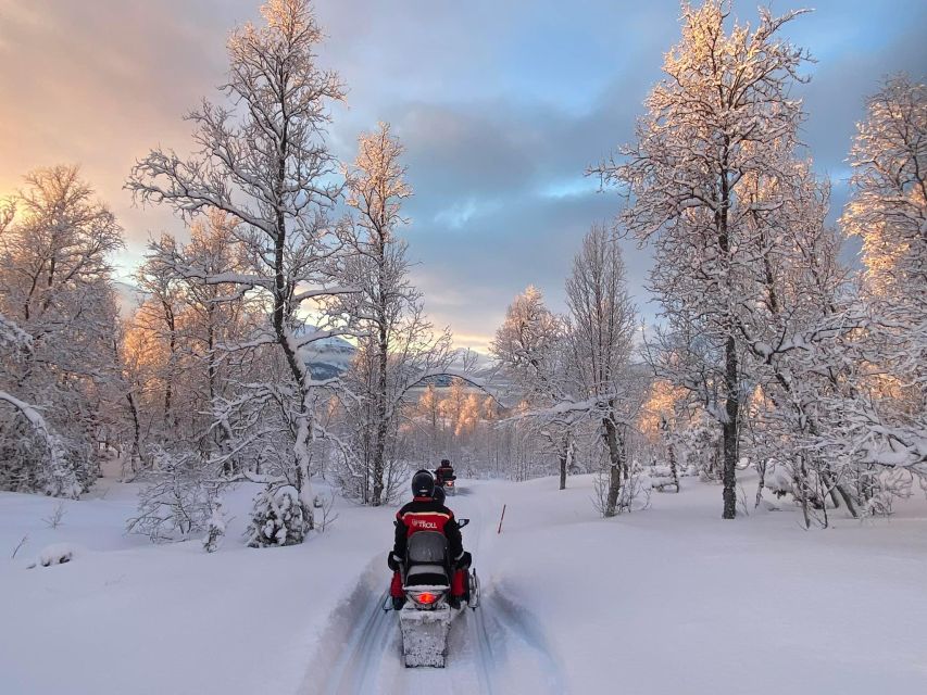 From Tromso: Eco Luxury Snowmobile Adventure to Lyngen Alps - The exact day rhythm: what 8 hours really means