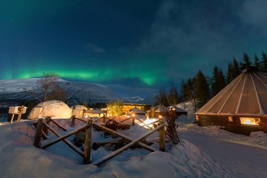 From Tromsø: Northern Lights Visit at Camp Tamok - Gear Up Fast: Thermal Suits, Tripods, and the Guide’s Photo Tips