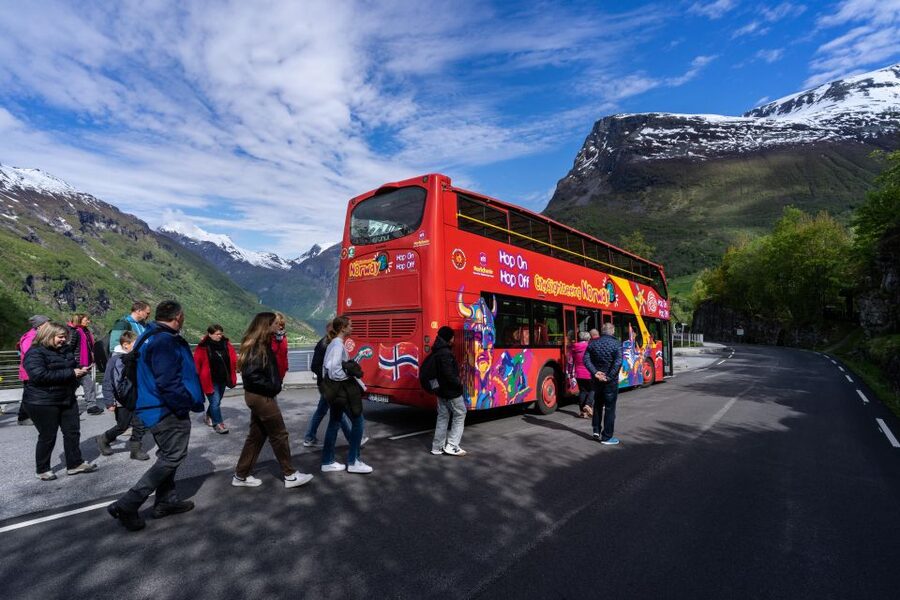 Geiranger: City Sightseeing Hop-On Hop-Off Bus Tour - On the Road: Hairpin Turns, Headphones, and Photo Tips