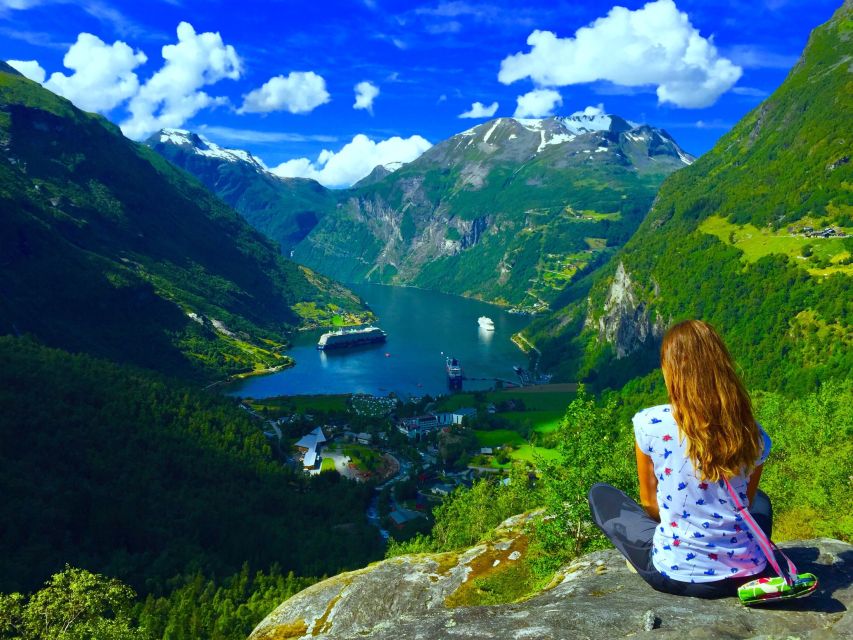 Geiranger: Dalsnibba, Flydalsjuvet, Eagle Bend & Fjords Tour - Eagle Bend and the Seven Sisters Waterfall Spotting Play