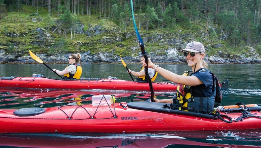 Geiranger: Kayak tour with guide - Why this Geirangerfjord route feels different