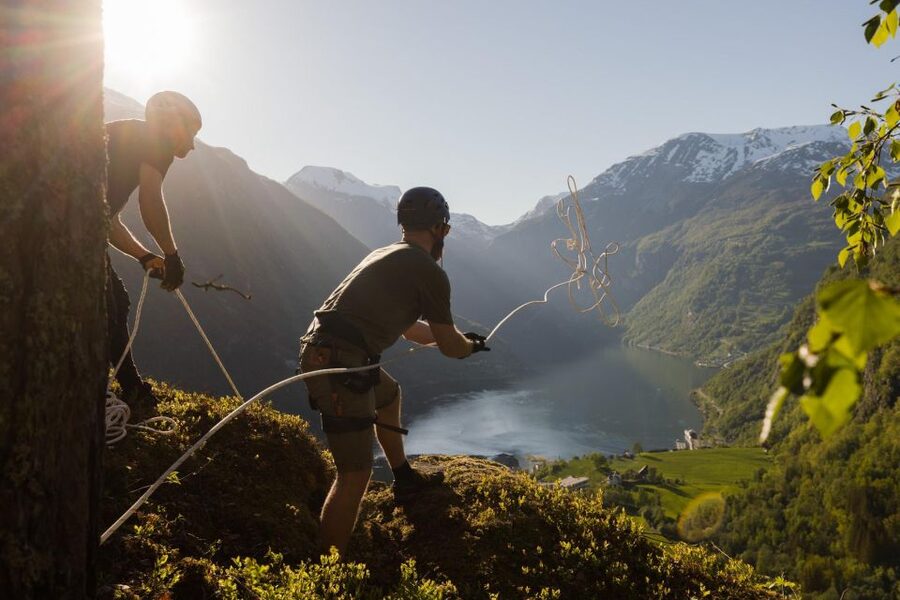 Geiranger: Rappelling tour with epic view - FAQ