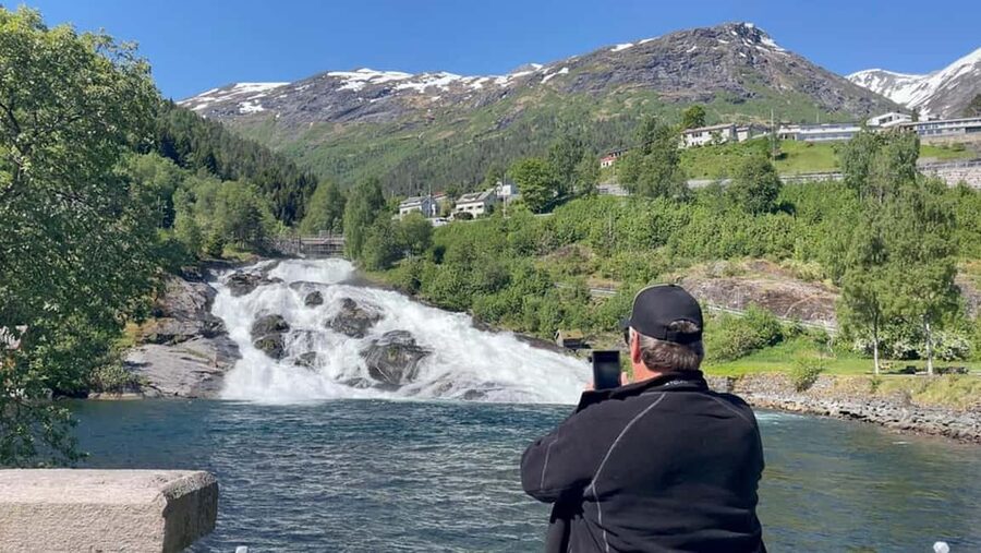 Geiranger to Ålesund Bus Tour (one way) - Storfjord Ferry Crossing: The Grand Fjord, Measured in Minutes
