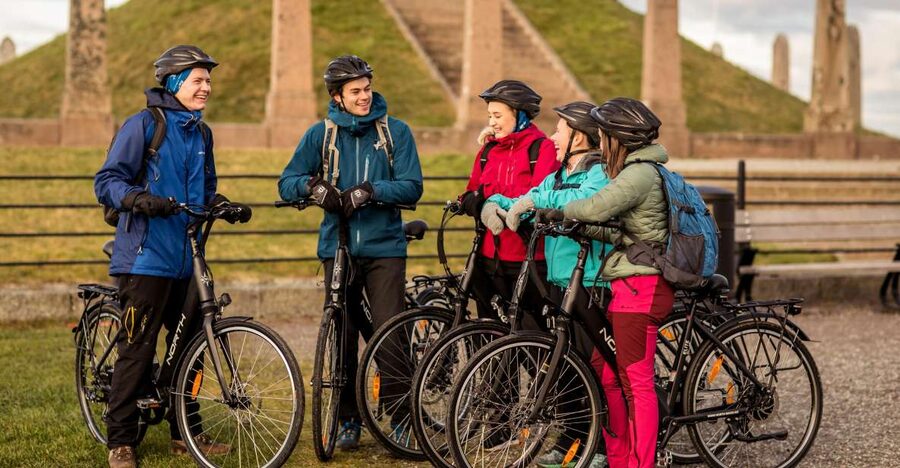 Guided E-Bike Tour in Haugesund: city, vikings, Rising Tides - E-bike basics and what makes this ride feel easy