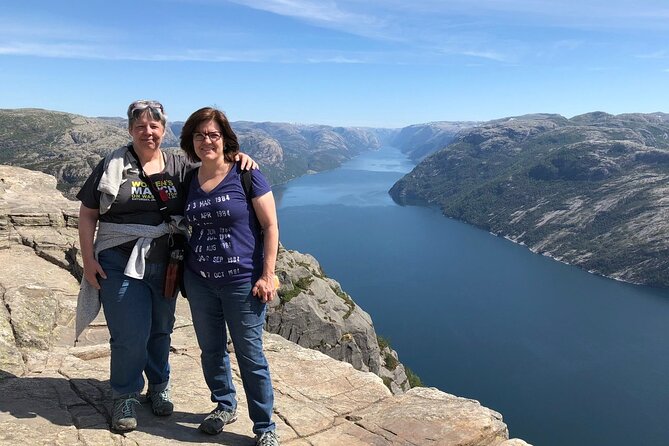 Guided hike to Pulpit Rock Preikestolen - The way down: alternative route and why knees feel it