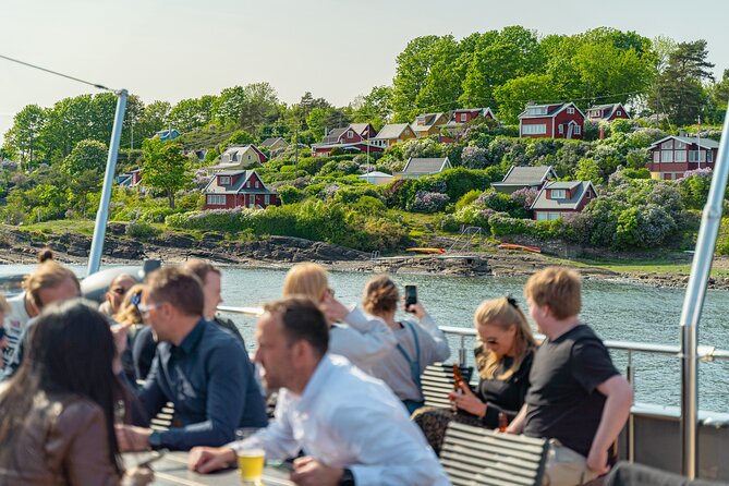 Guided Sightseeing Cruise on Oslofjord by Premium Silent Boat - Logistics and meeting the boat at Rådhusbrygge