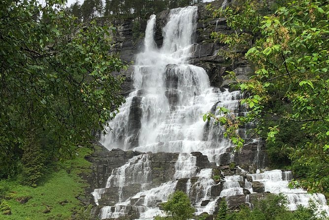 Guided Tour To Nærøyfjorden, Flåm And Stegastein - Viewpoint Cruise - A Solid Fjord Day Plan, Built for Your Eyes