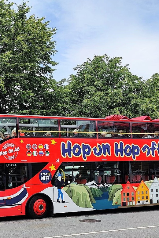 Haugesund: 1-Day Hop-On Hop-Off Sightseeing Bus GrayLine - Entering Haugesund with a hop-on hop-off loop