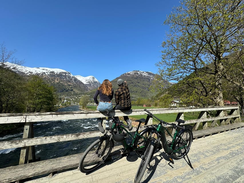 Hellesylt to Norangsdalen: Scenic E-Bike Tour - Lygnstøylvatnet: that quiet lake with submerged historic ruins