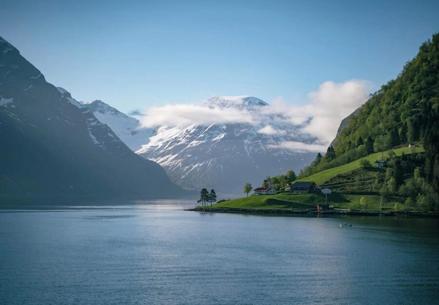 Hjørundfjord Fjord Cruise roundtrip from Ålesund - Finding MS Bruvik at Rådhuskaia: Simple Meeting-Point Advice That Saves Stress