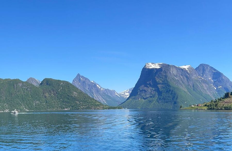 Hjørundfjord Fjord Cruise roundtrip from Ålesund - Onboard Comfort and the Audio Guide: What You Can Expect Day-To-Day