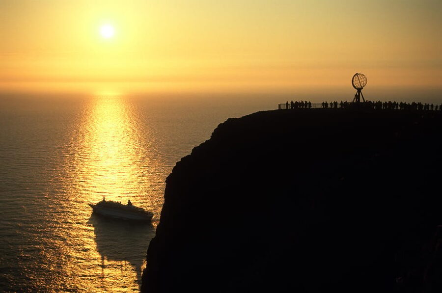 Honningsvåg: North Cape Summer Tour with Sami Family Visit - Who this tour suits best, and who should reconsider