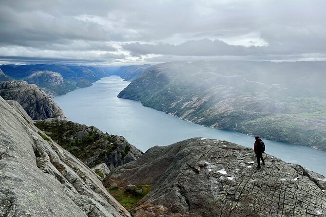 Iconic Preikestolen Hike with Expert Guide - Stop 1: Preikestolen Fjellstue and the quiet forest-to-mountain start