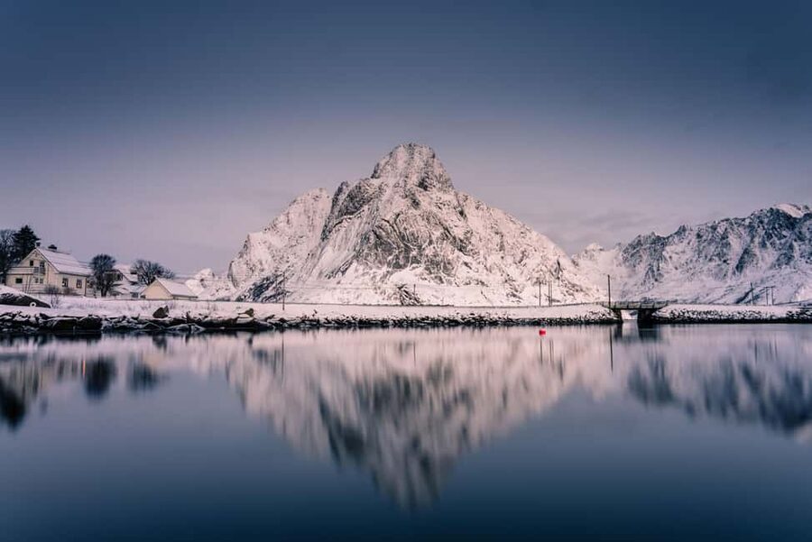 Lofoten: Chinese speaking photo tour - Svolvær to Å - Hamnøya, the red bridge stop that anchors your photos