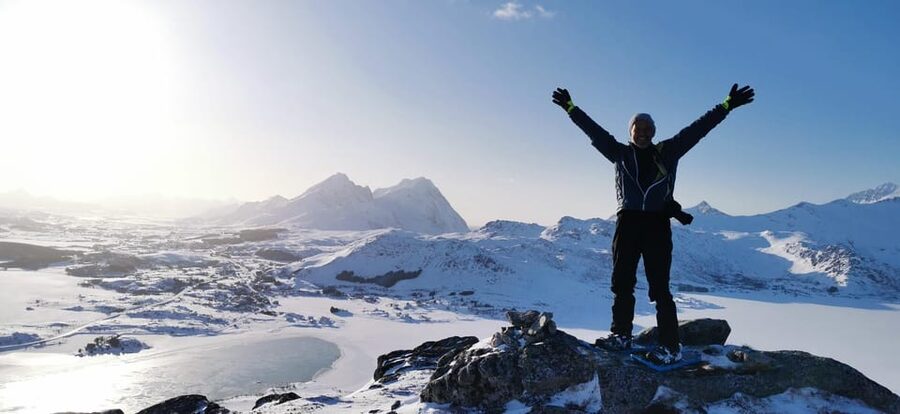 Lofoten: Half Day Snowshoe Tour - Hot Drinks, Snacks, and Eggum Lofoten Stories on the Go