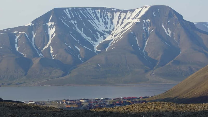 Longyearbyen: Platåfjellet Guided Hike with Panoramic Views - Key things that make this hike worth your time