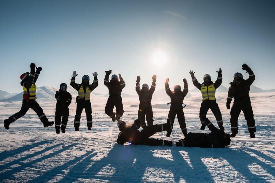 Longyearbyen: Snowmobile Tour to Tempelfjorden with Lunch - Tunabreen Glacier and Tempelfjorden Views: Where the Best Photos Happen