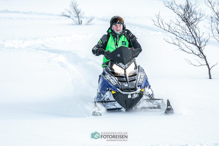 Lyngen: Snowmobile Safari with Lunch in seaside Restaurant - Why the Lyngen Alps Snowmobile Day Feels Special