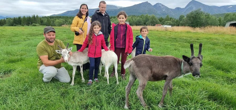 Malangen Sami Camp and Reindeer Experience with Lunch - Sami stories in the mountains, plus lasso throwing to learn by doing