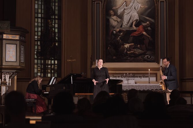 Midnight Concert in Tromsø Cathedral - Languages and song choices: what to expect about English