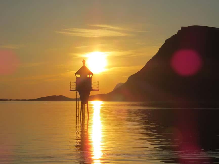 Midnight sun safari - The route over the straits and out to the ocean side