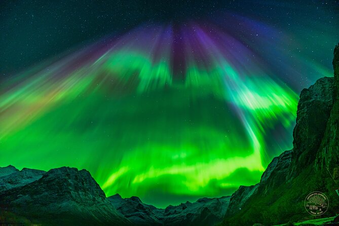 Minibus Northern Lights Chase with Photography from Tromsø - Aurora photography help that targets the real problem: motion and low light