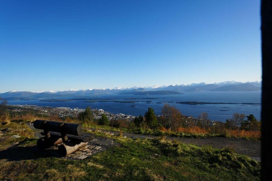 Molde: Atlantic Ocean Road & Varden Audio Guide Bus Tour - Why This Molde Bus Tour Feels Like the Best of the West Coast