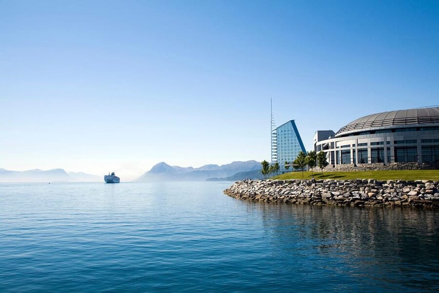 Molde - Guided kayak tour - Wildlife and coastal life you can only see from the water