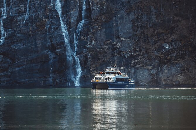 Mostraumen Fjord Cruise - the local operator - From Bryggen to Nordhordland Bridge, you get Bergen right away