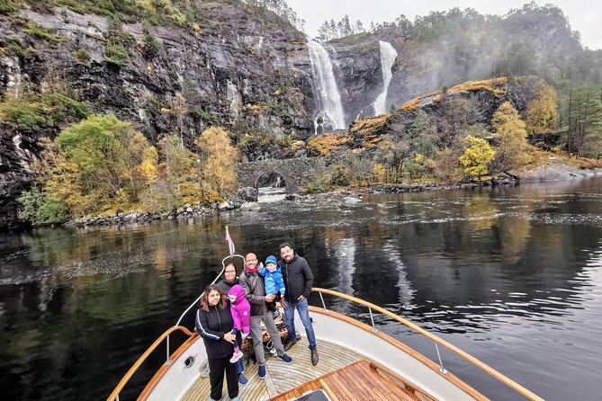 Mostraumen Private Pontoon Cruise - Stanghelle and the Bergen Railway return: plan your walk time