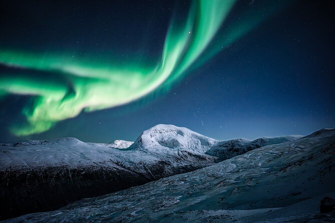 Northern Lights Adventure - Thermal Suits and the Reality of Waiting in the Cold