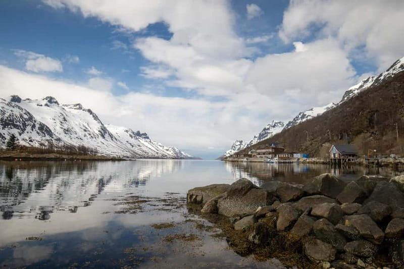 Northern Lights Adventure in Tromsø with Free Photos - Meeting at Quality Grand Hotel and getting set fast