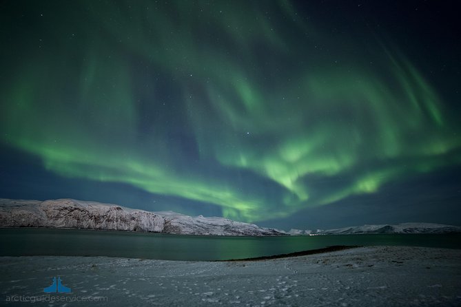 - Northern Lights Chase with Photo Package Included - The Aurora Chase: Multiple Stops and Fast Reroutes