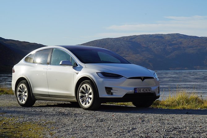 Northern lights - TeslaX Ecofriendly Car - Why a Tesla Model X Aurora Ride Helps in Tromsø