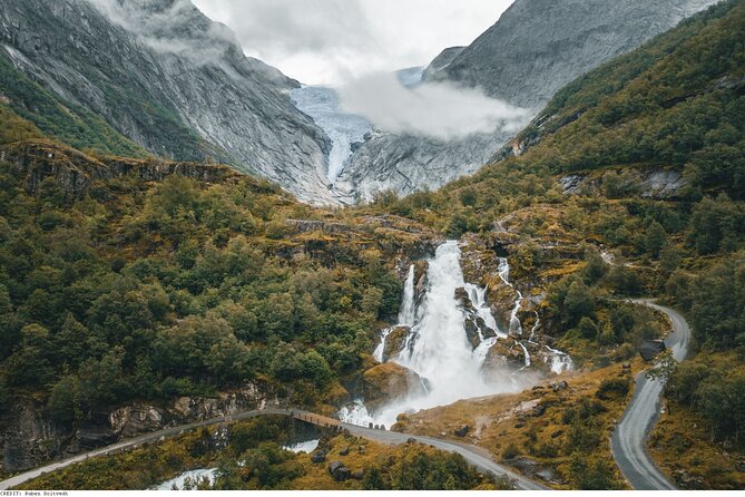 Olden 4 Hour Briksdal Glacier Tour in Briksdalsbreen - What the Walk Really Means for You (Cold, Layers, and Gravel)