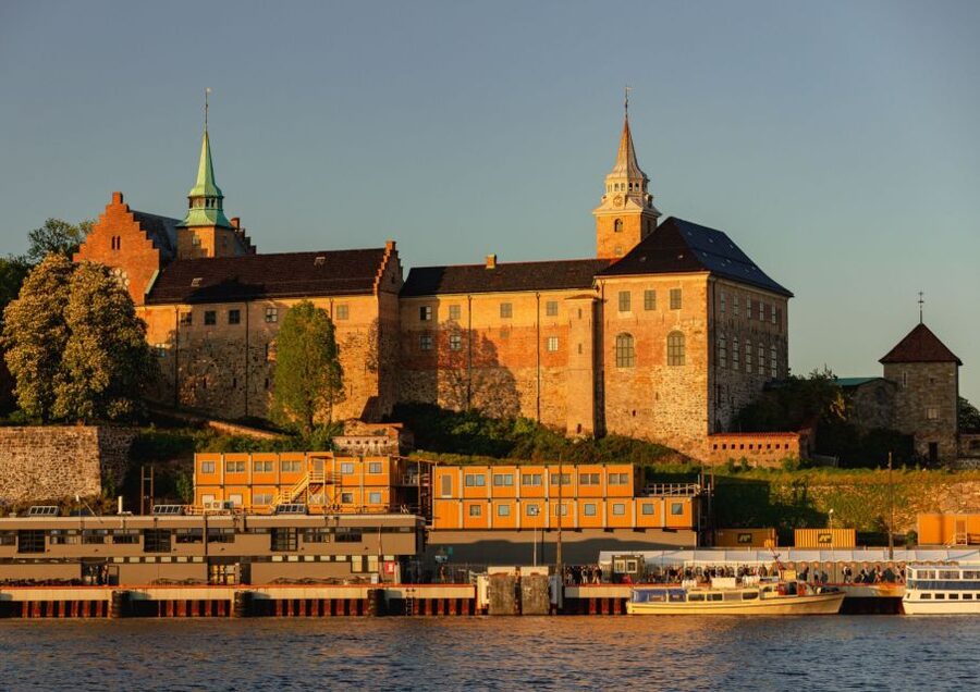 Oslo: 100% Electric Oslofjord Sightseeing Cruise - Onboard comfort: heating, air conditioning, toilets, and panoramic views