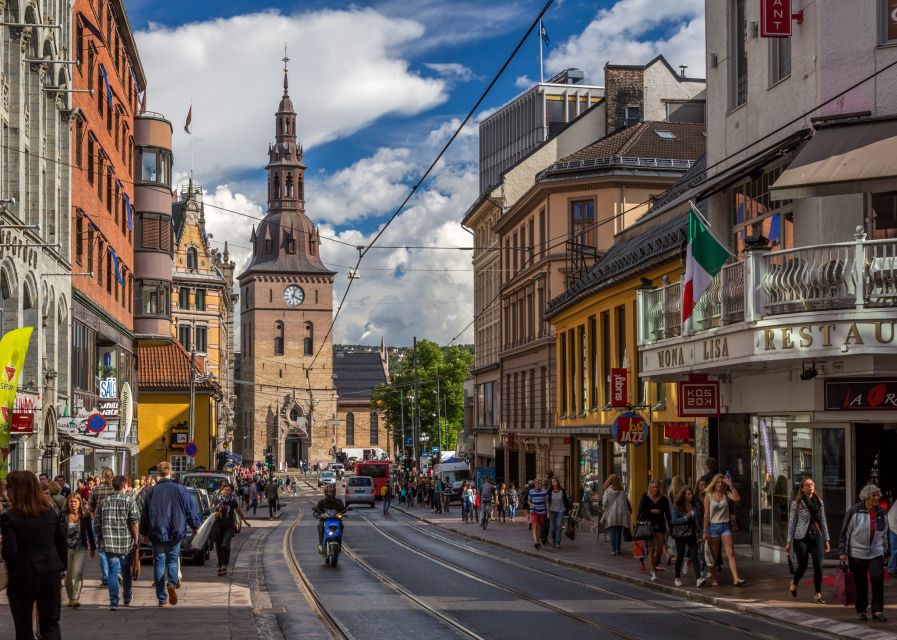 Oslo: Best of Oslo Walking Tour - From Paleet into government Oslo on Karl Johan Street