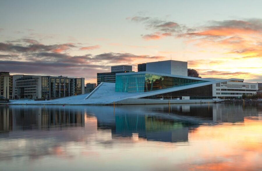 Oslo: Best of Oslo Walking Tour - Kvadraturen, GlasMagasinet, Stortorvet, and Oslo Cathedral