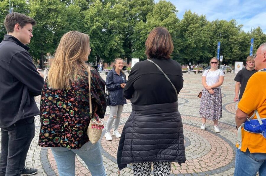 Oslo: Best of Oslo Walking Tour - Akershus Fortress, Langkaia, and the harbor edge at Aker Brygge