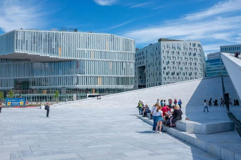 Oslo: City Center Walking Tour - Getting started at the Tiger statue, then moving with confidence