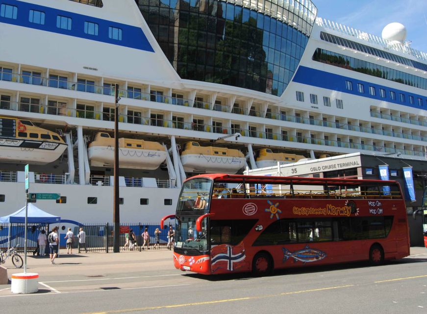Oslo: City Sightseeing Hop-On Hop-Off Bus Tour - Getting on at the Nationaltheatret and building your own day