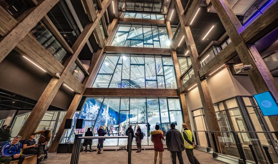 Oslo: Day Pass for Downhill Skiing at SNØ Ski Dome - The world’s tallest indoor ice wall, and how to add ice climbing