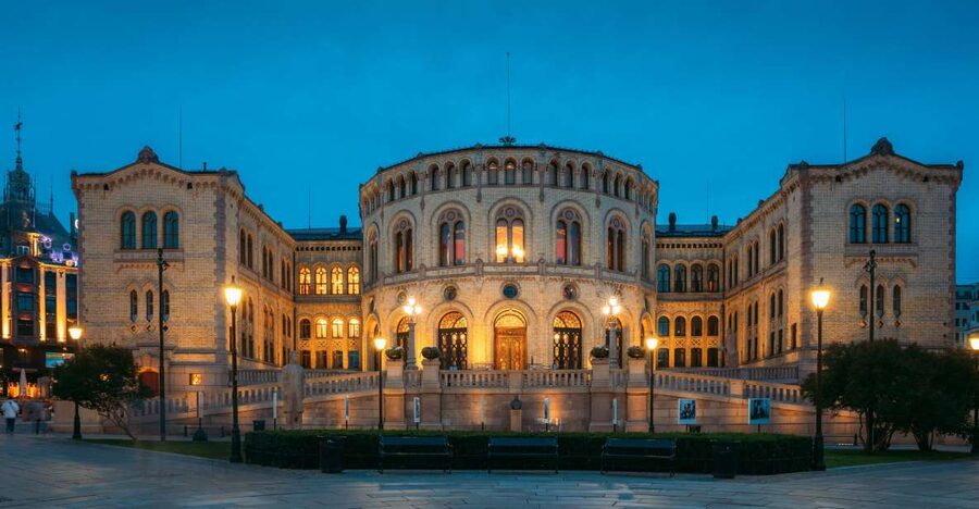 Oslo: Express Walk with a Local in 60 minutes - Starting at Cafe Skansen, what to expect in the first 10 minutes