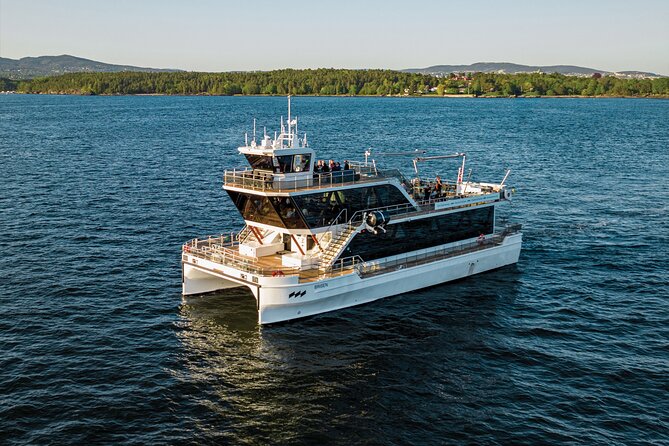 Oslo fjord 3-Course Dinner Cruise with Live Music - Service Style: Attentive Crew and What You Can Ask For