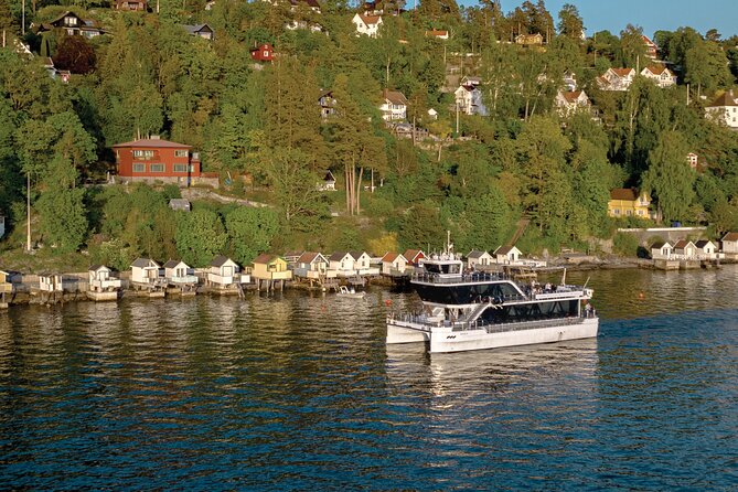 Oslo fjord 3-Course Dinner Cruise with Live Music - The Oslofjord Route: From City Exit to Green Islands and Lighthouses