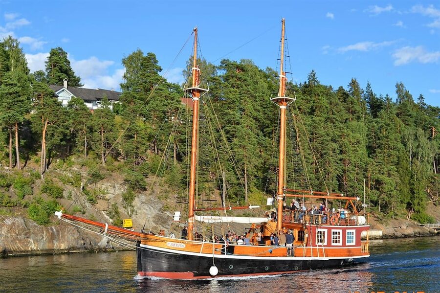 Oslo: Fjord Mini Cruise by Wooden Sailing Ship - Kavringen Lighthouse and the charm of real coastal life