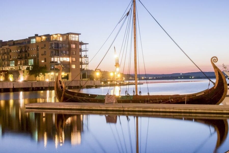 Oslo: Grand City Sightseeing Tour by Bus with Fjord Cruise - A full Oslo hits list in one 7.5-hour day