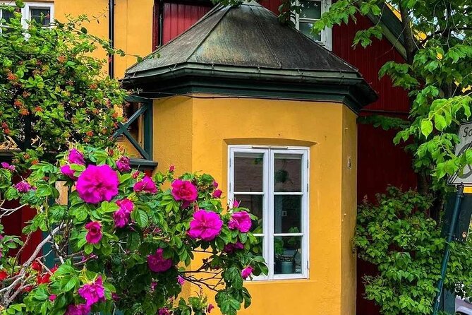 Oslo: Norwegian Food Tour & Hidden Gems City Walk - Stop 5: Karl Johans Gate Waffles and Brown Cheese